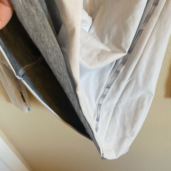 Lululemon double lined, reversible long sleeve - Picture 7 of 8